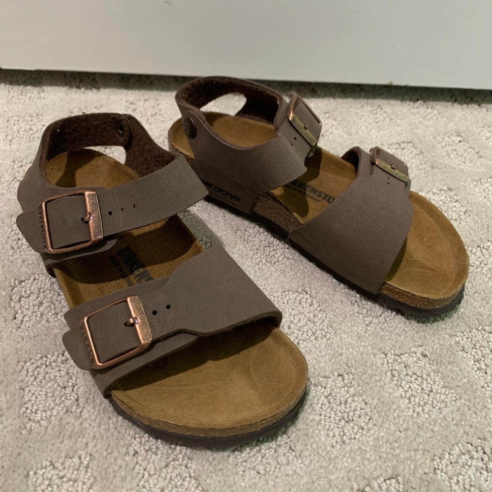 Size 30 Euro- 12-12.5 US conversion. Buckle closure. Like new.